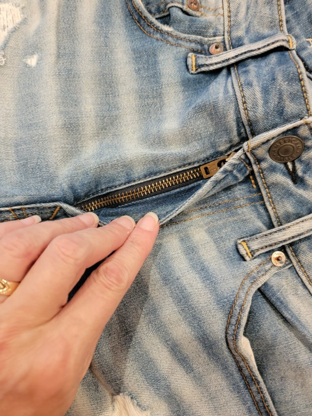 American Eagle Airflex 360 Factory Distressed Light Wash Men's Jeans 31 x 30 - Picture 7 of 10
